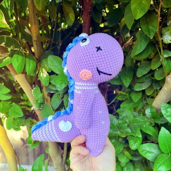 Handmade crochet dinosaur plush toy kawaii nursery décor, baby shower gift - Picture 4 of 8